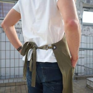Olijfgroen horeca halterschort met zakken
